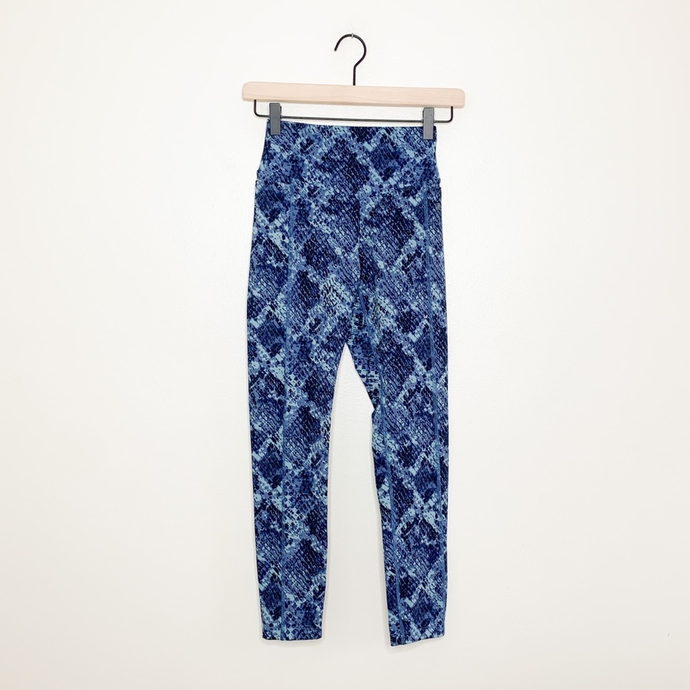 PINK Victoria's Secret Ultimate Leggings Blue Print Athletic Workout XS‎ - Picture 2 of 8